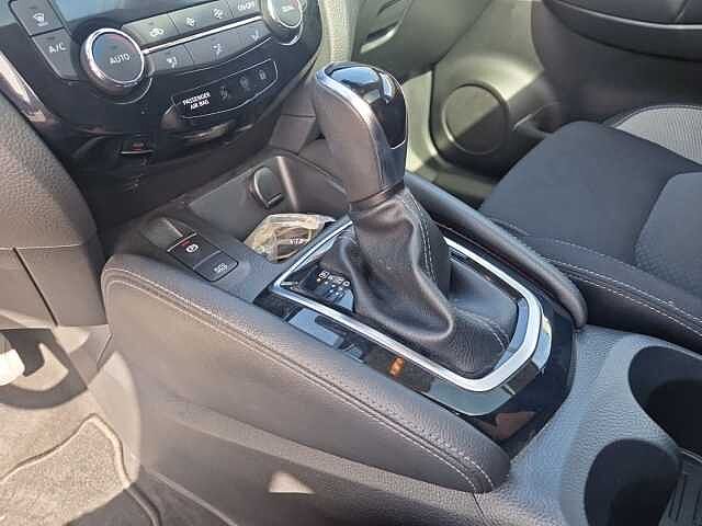 Nissan Qashqai BERLINA 1.3 DIG-T N-CONNECTA DCT 158 CV 158 5P