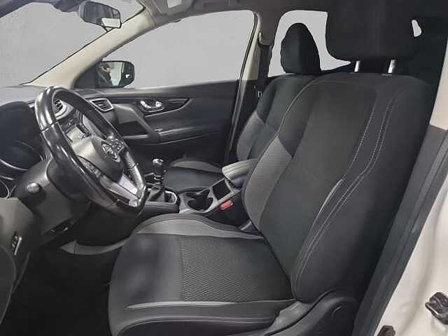 Nissan Qashqai berlina con port&oacute;n 1.3 DIG-T N-CONNECTA 103KW 140 5P