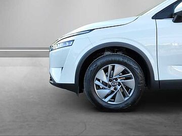 Nissan Qashqai TODOTERRENO 1.3 DIG-T MHEV ACENTA 140 CV 5P Blanco Everest Csolidoe Gris